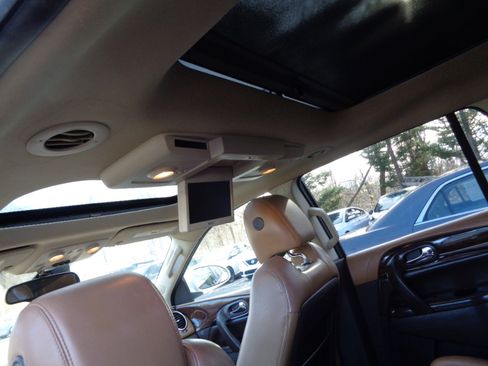 Used 2015 Buick Enclave Premium w/ Experience Buick Package image 25