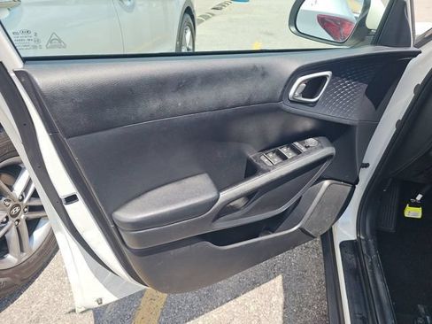 Used 2021 Kia Soul S FWD image 7