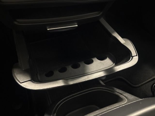 Used 2025 Chrysler Pacifica Select FWD image 25