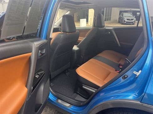 Used 2016 Toyota RAV4 Limited image 18