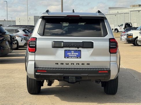 Used 2025 Toyota 4Runner SR5 image 6