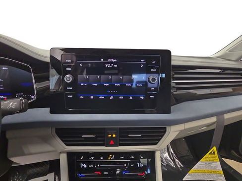 New 2026 Volkswagen Jetta SE FWD image 9