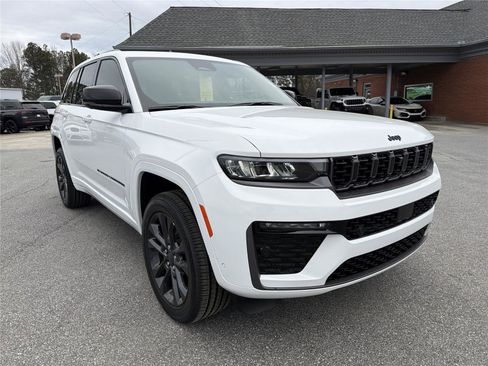 New 2026 Jeep Grand Cherokee Limited Reserve image 4