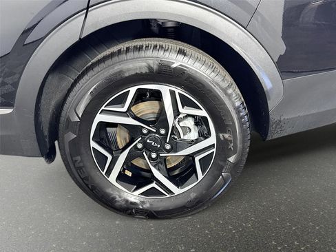 Certified 2025 Kia Sportage LX AWD/4WD image 30