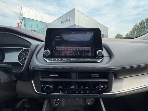 Certified 2023 Nissan Rogue SV w/ SV Premium B Package AWD/4WD image 10