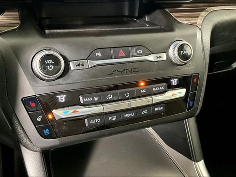 Used 2020 Ford Explorer Limited image 33