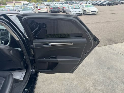 Used 2016 Ford Fusion SE w/ Equipment Group 202A image 16