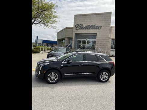 Used 2022 Cadillac XT5 Premium Luxury AWD/4WD image 2