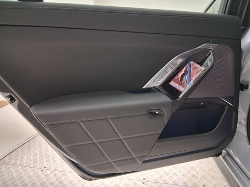 Used 2023 BMW 760i xDrive image 29