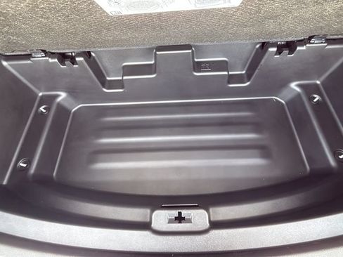 Used 2024 Buick Enclave Essence FWD image 11