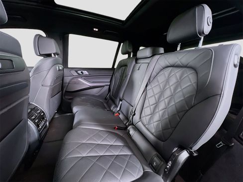 Used 2023 BMW X7 xDrive40i w/ Executive Package image 25