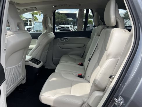 Used 2020 Volvo XC90 T6 Momentum AWD/4WD image 30