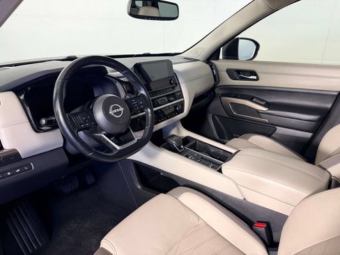 Used 2022 Nissan Pathfinder Platinum w/ Cargo Package FWD image 30