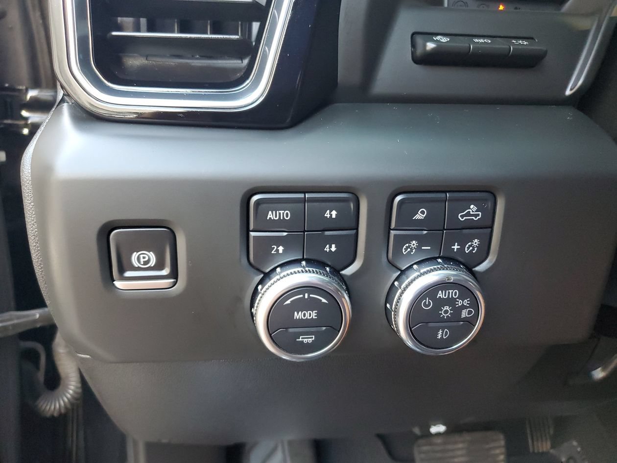Used 2025 GMC Sierra 2500 Denali w/ Denali Reserve Package AWD/4WD image 30