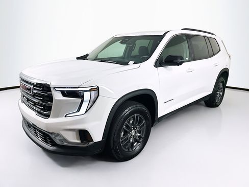 Used 2025 GMC Acadia Elevation image 3
