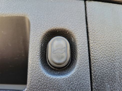 Used 2017 Chevrolet Suburban Premier image 9