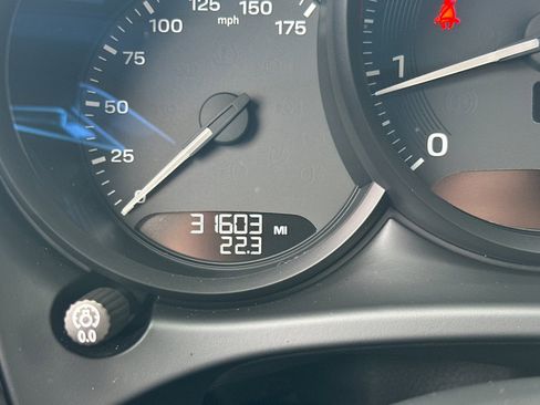 Used 2022 Porsche Macan image 25