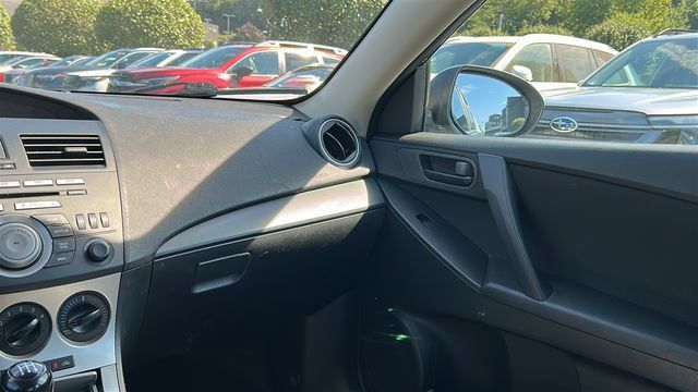 Used 2010 MAZDA MAZDA3 i Sport FWD image 21