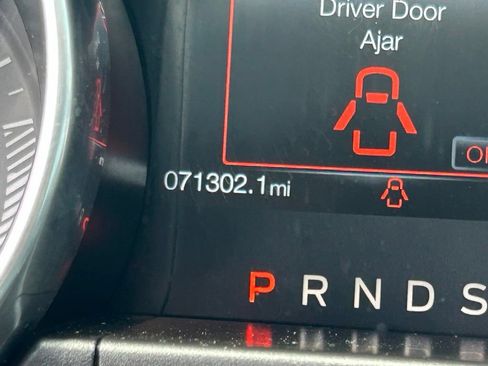 Used 2018 Ford Mustang Coupe RWD image 27