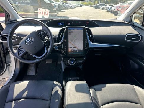 Used 2022 Toyota Prius Prime XLE FWD image 10