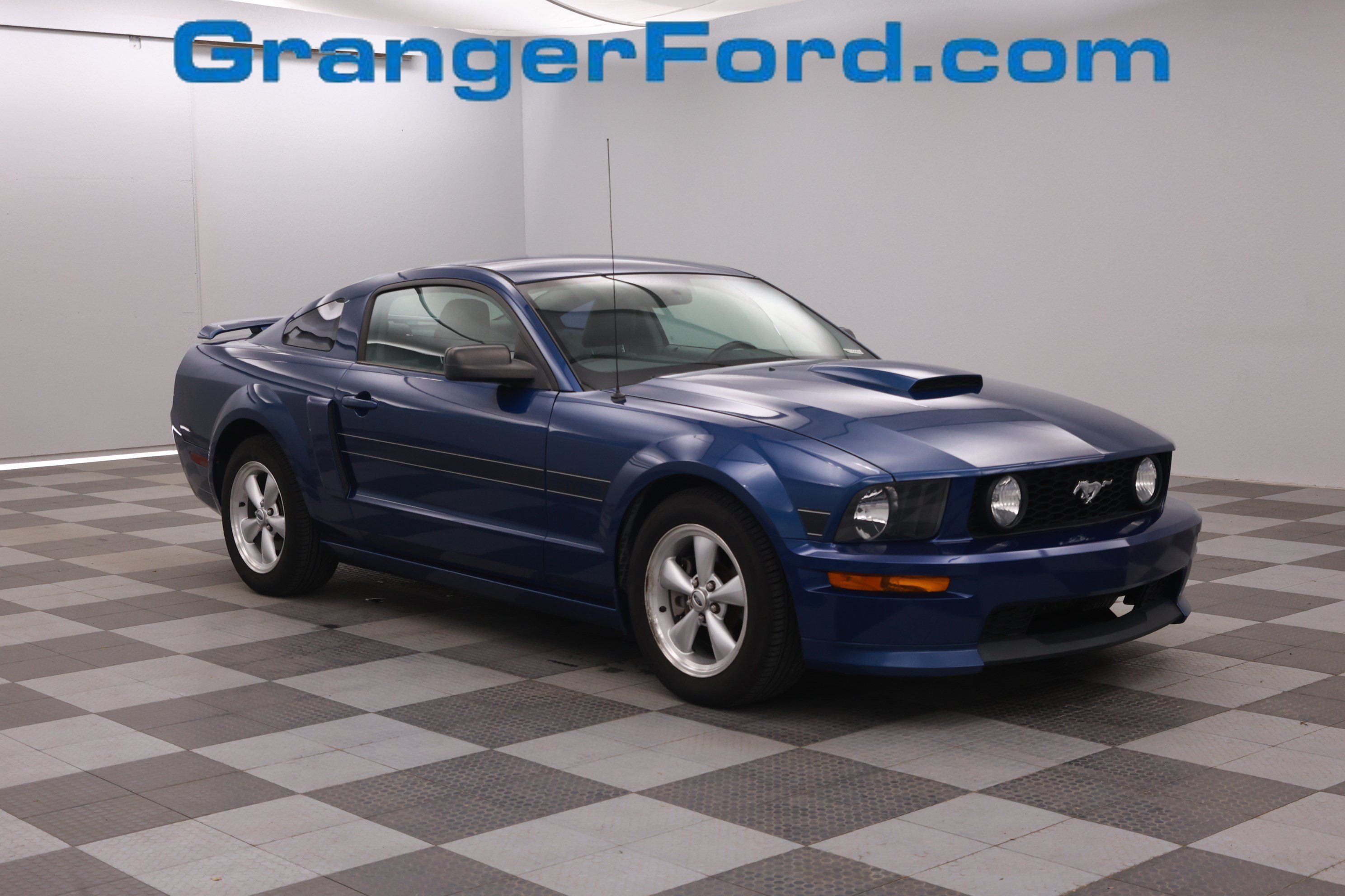 Used 2007 Ford Mustang GT RWD image 1