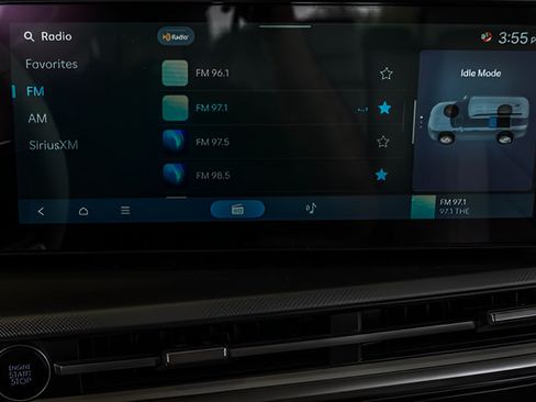 Certified 2025 Hyundai Santa Fe SEL FWD image 24