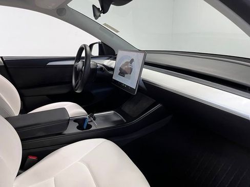 Used 2023 Tesla Model Y Performance AWD/4WD image 11