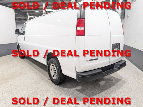 Used 2020 Chevrolet Express 2500 Extended RWD image 5