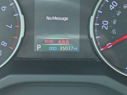 Used 2020 Toyota RAV4 XLE w/ Convenience Package FWD image 31