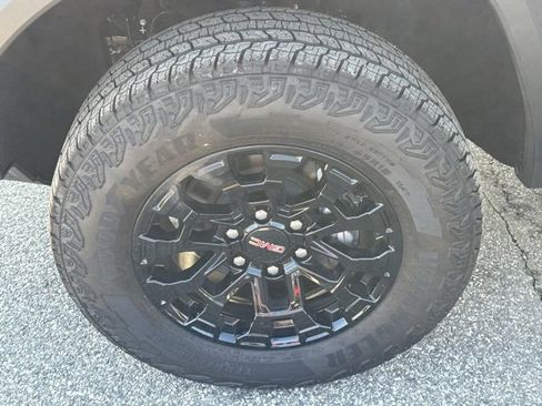 New 2026 GMC Canyon Elevation w/ Convenience Package image 22