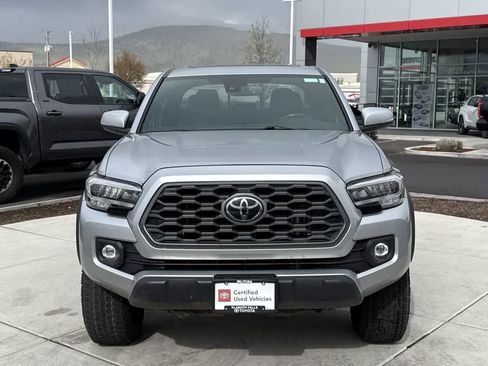 Used 2023 Toyota Tacoma TRD Off-Road w/ TRD Premium Off Road Package image 3