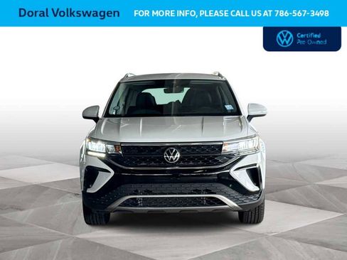 Certified 2022 Volkswagen Taos SE w/ IQ.Drive SE Package image 3