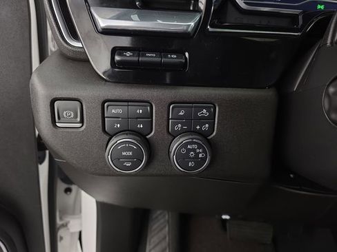 Certified 2023 Chevrolet Silverado 1500 High Country w/ Technology Package image 18