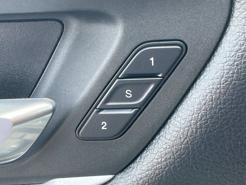 Used 2019 RAM 1500 Laramie AWD/4WD image 32