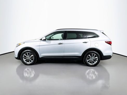 Used 2019 Hyundai Santa Fe XL SE image 2