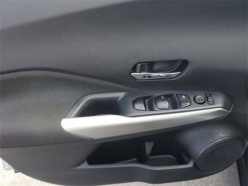 Used 2018 Nissan Kicks SV image 20