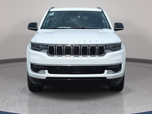 Used 2024 Jeep Wagoneer L 4WD image 2
