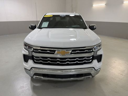 Used 2024 Chevrolet Silverado 1500 LTZ AWD/4WD image 3