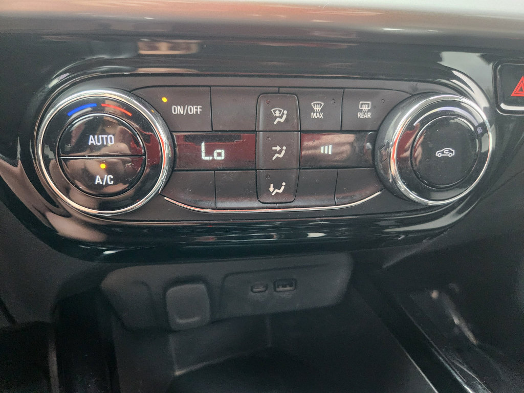 Used 2024 Chevrolet Trax LT FWD image 30