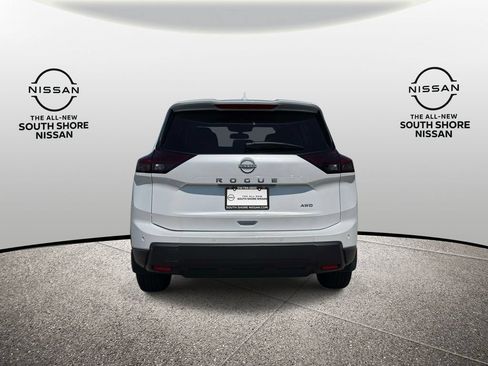 Certified 2026 Nissan Rogue SV AWD/4WD image 6