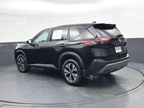 Used 2023 Nissan Rogue SV image 6
