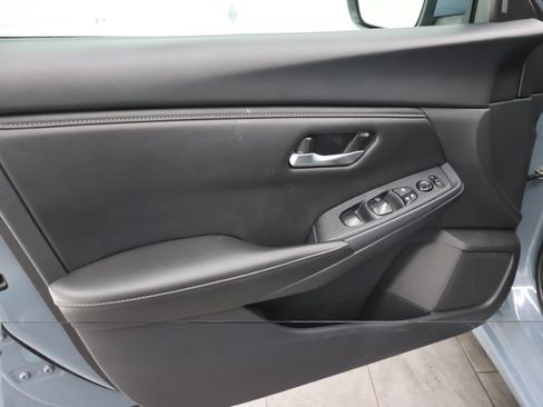 Used 2024 Nissan Sentra SV FWD image 37