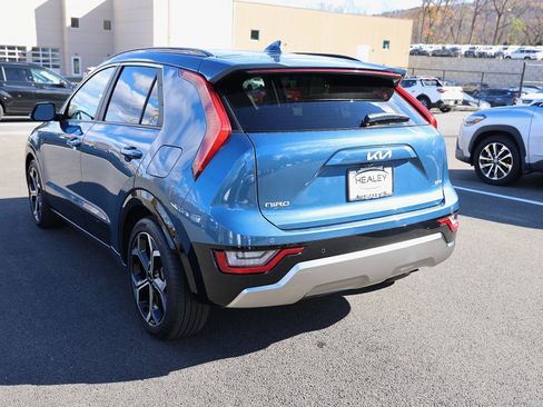 Used 2024 Kia Niro SX Touring image 5