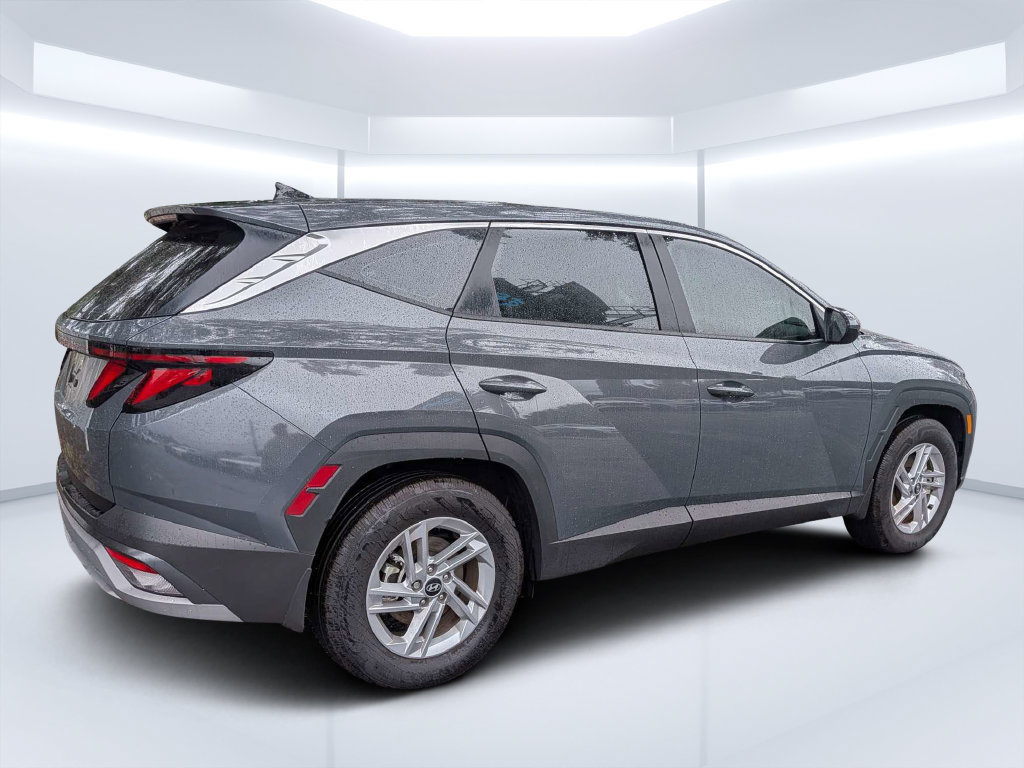 Used 2026 Hyundai Tucson SE FWD image 3
