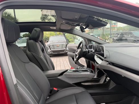 Used 2025 Cadillac Optiq Sport 2 w/ LPO, Floor Liner Package AWD/4WD image 13