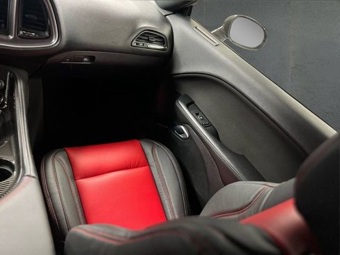 Used 2019 Dodge Challenger SXT RWD image 22