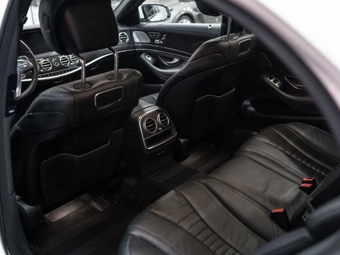 Used 2019 Mercedes-Benz S 560 Sedan image 34