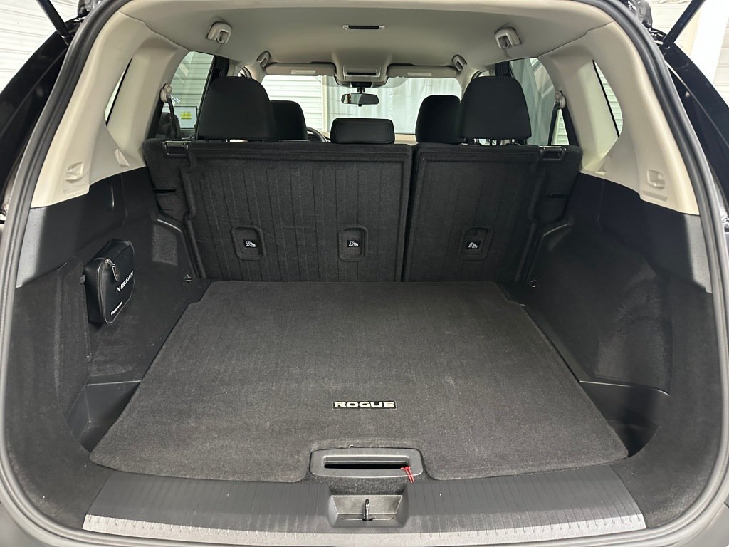Used 2023 Nissan Rogue S AWD/4WD image 20