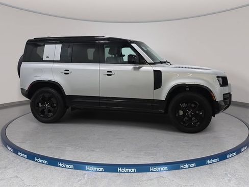 Used 2023 Land Rover Defender 110 X-Dynamic SE AWD/4WD image 5