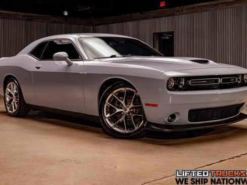 Used 2020 Dodge Challenger GT image 1